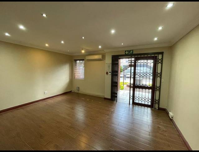 BUSINESS PROPERTY TO RENT IN DIE HOEWES